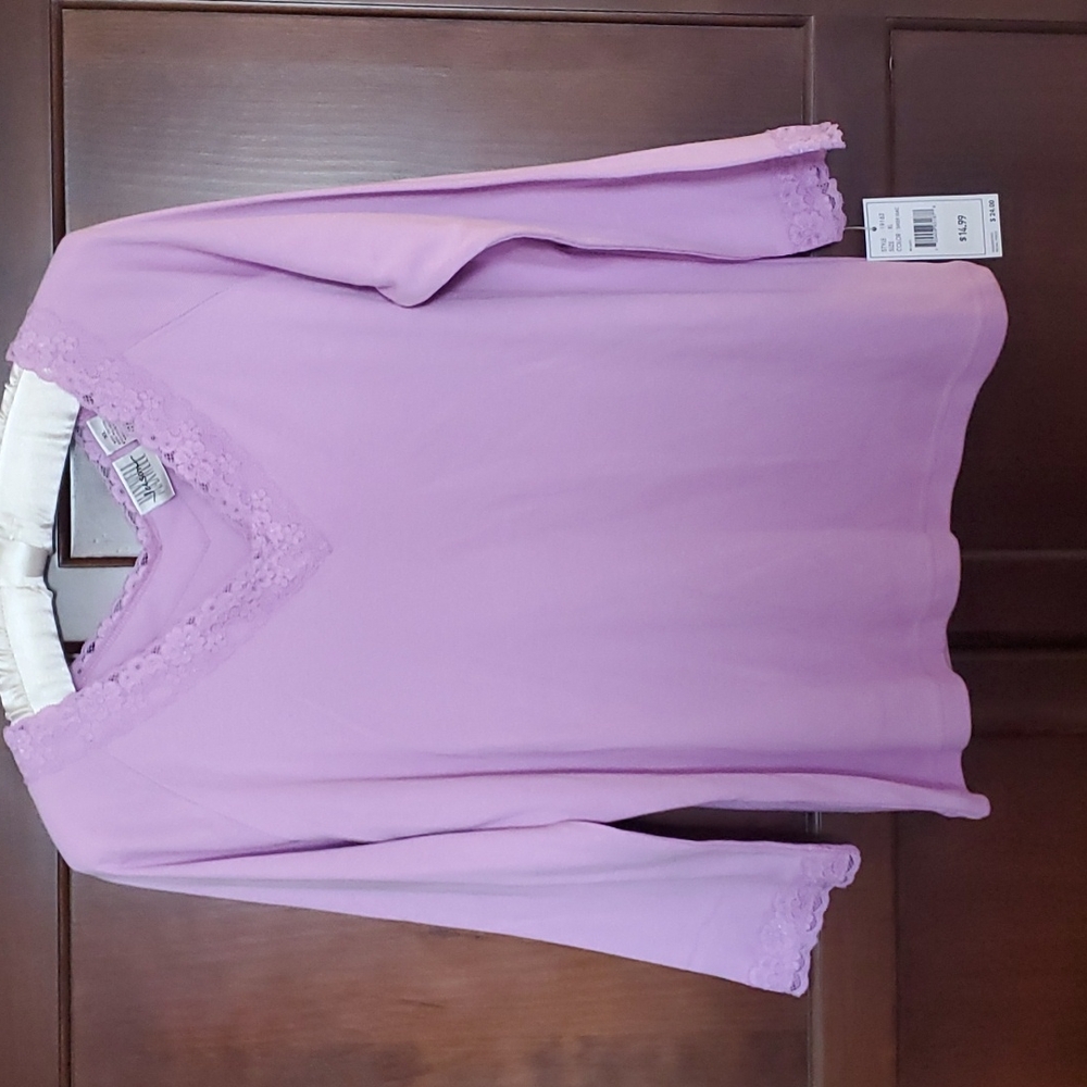Cute v neck top